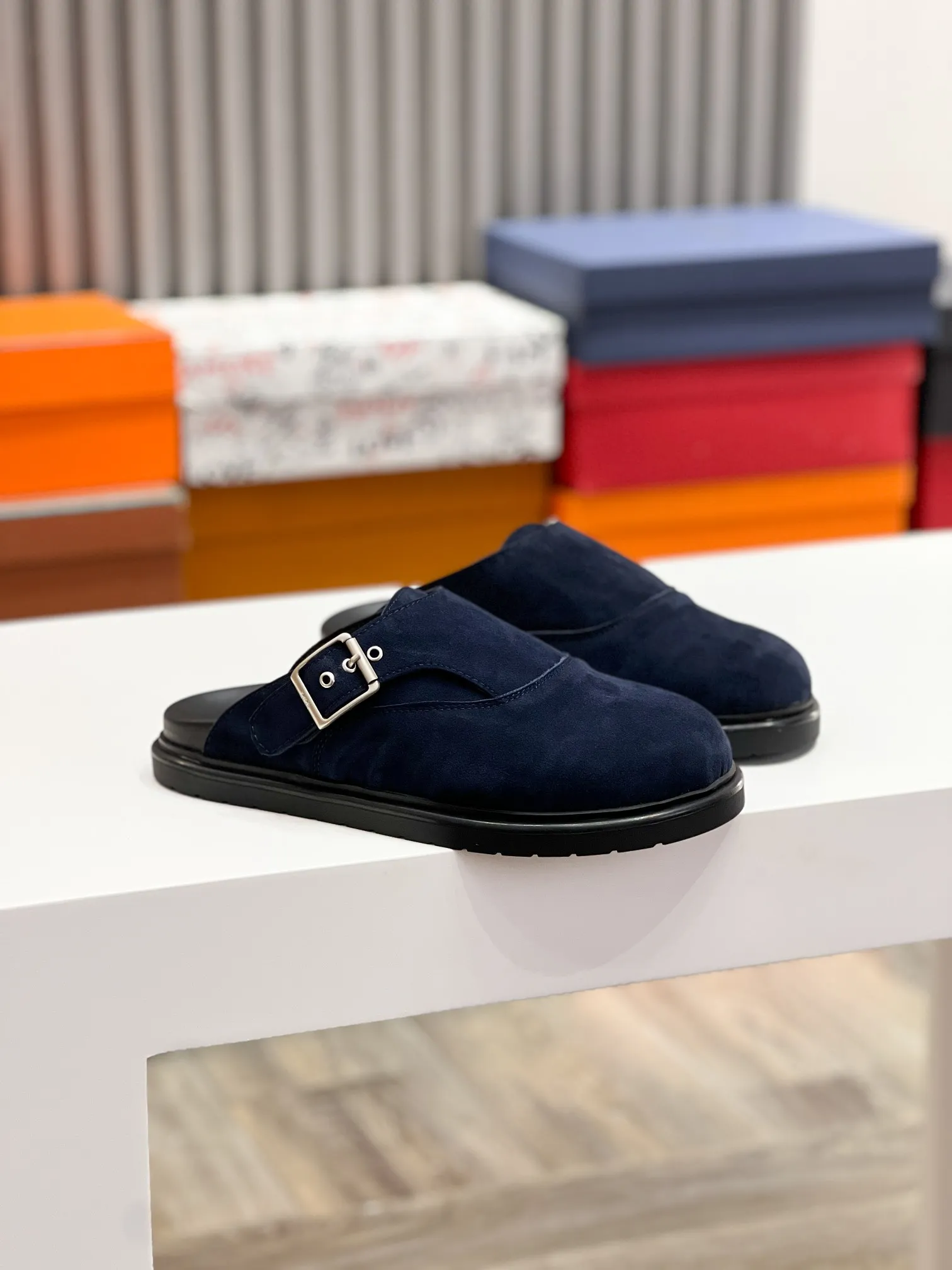 Men's Men's Shoes 💰360 [New Style] 🐝🐝2025ss Dior's latest men's slippers are a must-have. Dior Alias ​​Men's Genuine Leather Slippers This summer new Alias ​​sandal embodies a casual and elegant style. Carefully crafted from grained cow leather and Oblique printed fabric, with cowhide lining! Cross-strap design with metal-clad brass CD Diamond logo. The imported cowhide leather and rubber sole adds sophistication and comfort, while Oblique print-effect anti-slip panels add style. Code: 38-44 (45 can be customized